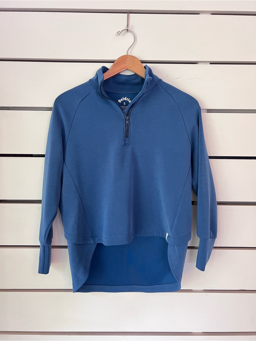 Beldrie Golf High-Low Quarter Zip - Picture 5 of 9